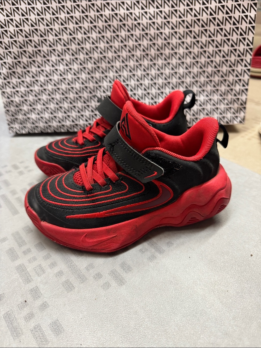 Nike Giannis Kids Black and Red Sneakers with Hook-and-Loop Strap
